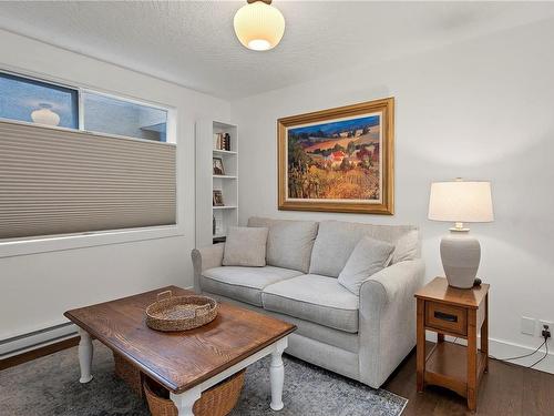 116-9 Adams Rd, Campbell River, BC - Indoor Photo Showing Living Room