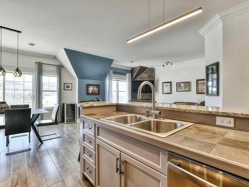 Cuisine - 256 Ch. De La Pinède, Piedmont, QC - Indoor Photo Showing Kitchen With Double Sink