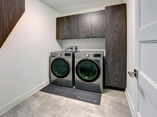 Salle de lavage - 3171  - 3171A Rue Laurin, Sainte-Marthe-Sur-Le-Lac, QC - Indoor Photo Showing Laundry Room