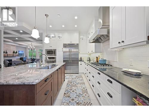 1926 Pineridge Mountain Link, Invermere, BC - Indoor Photo Showing Kitchen With Upgraded Kitchen