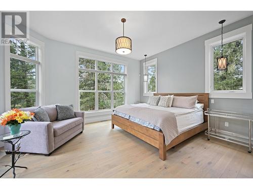 1926 Pineridge Mountain Link, Invermere, BC - Indoor Photo Showing Bedroom