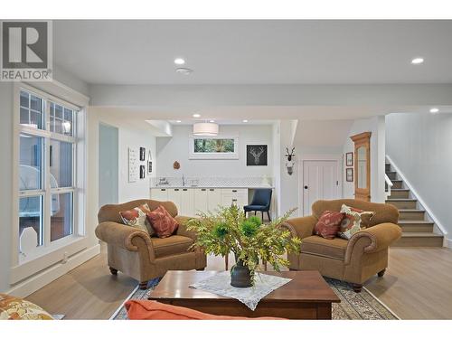 1926 Pineridge Mountain Link, Invermere, BC - Indoor Photo Showing Living Room