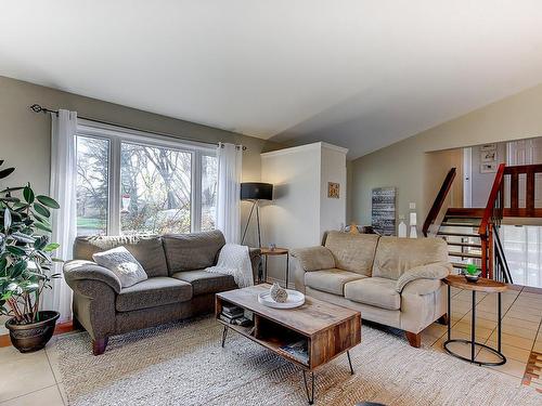 Living room - 1081 Tsse Bellevue, Saint-Valérien-De-Milton, QC - Indoor Photo Showing Living Room