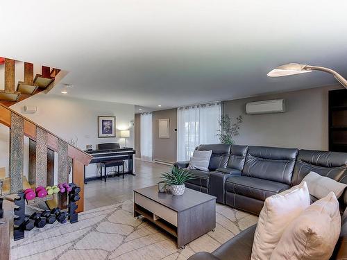 Family room - 1081 Tsse Bellevue, Saint-Valérien-De-Milton, QC - Indoor Photo Showing Living Room