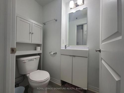 612-1900 Simcoe St, Oshawa, ON - Indoor Photo Showing Bathroom