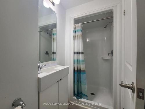 612-1900 Simcoe St, Oshawa, ON - Indoor Photo Showing Bathroom