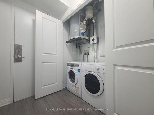 612-1900 Simcoe St, Oshawa, ON - Indoor Photo Showing Laundry Room