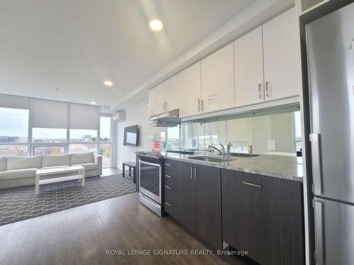 612-1900 Simcoe St, Oshawa, ON - Indoor Photo Showing Kitchen