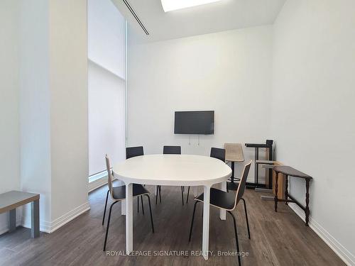 612-1900 Simcoe St, Oshawa, ON - Indoor Photo Showing Dining Room