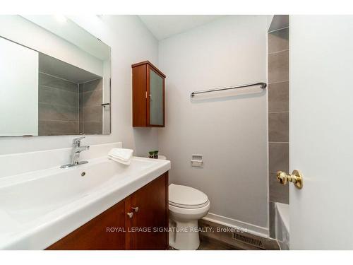 1609 Gandalf Crt, Pickering, ON - Indoor Photo Showing Bathroom