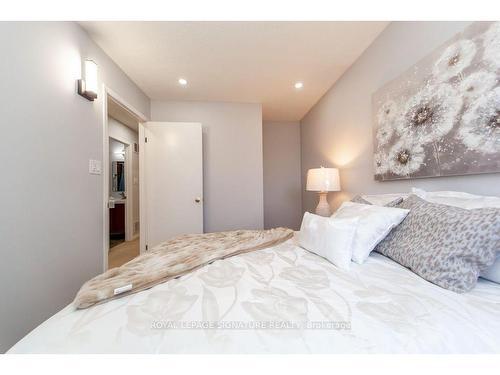 1609 Gandalf Crt, Pickering, ON - Indoor Photo Showing Bedroom