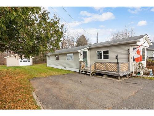 16 Kaine St, Fredericton, NB 