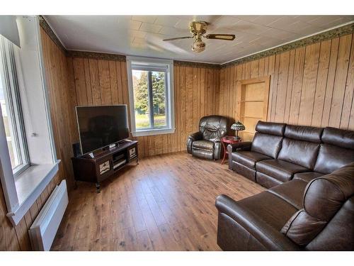 Living room - 130 3E Rang O., New Richmond, QC - Indoor Photo Showing Living Room