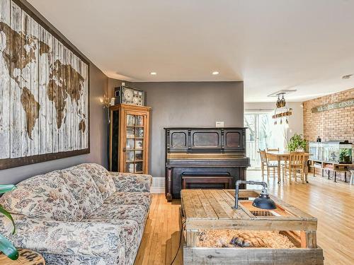 Room - 17750 Rue Notre-Dame, Mirabel, QC - Indoor Photo Showing Living Room