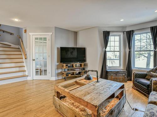 Living room - 17750 Rue Notre-Dame, Mirabel, QC - Indoor Photo Showing Living Room