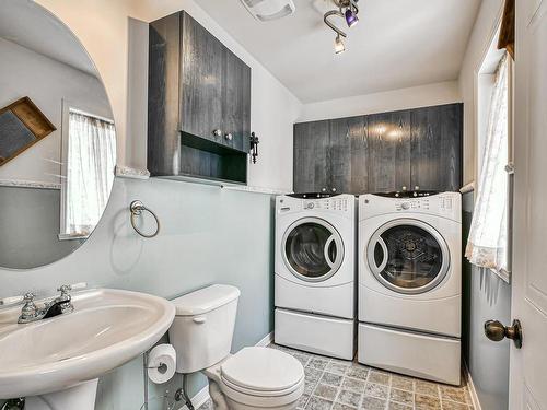 Powder room - 17750 Rue Notre-Dame, Mirabel, QC - Indoor Photo Showing Laundry Room