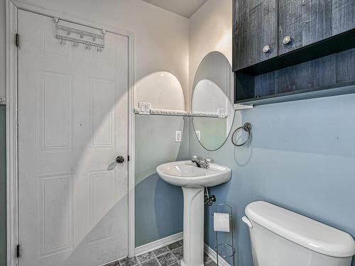 Powder room - 17750 Rue Notre-Dame, Mirabel, QC - Indoor Photo Showing Bathroom