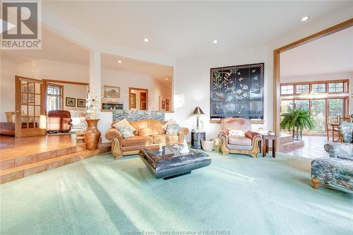 12675 Bellaire Woods Drive, Maidstone, ON - Indoor Photo Showing Living Room