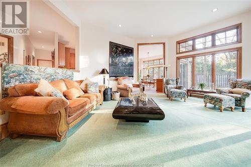 12675 Bellaire Woods Drive, Maidstone, ON - Indoor Photo Showing Living Room