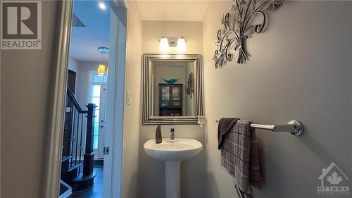 755 Oakglade Avenue, Kanata, ON - Indoor Photo Showing Bathroom