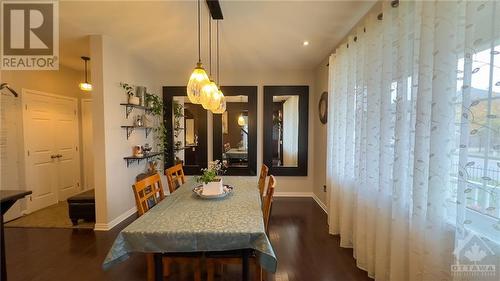 755 Oakglade Avenue, Kanata, ON - Indoor Photo Showing Dining Room