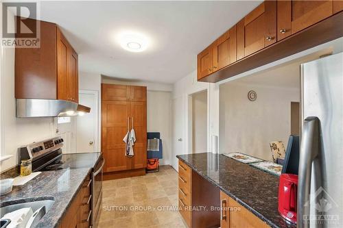 220 Westhaven Crescent, Ottawa, ON - Indoor Photo Showing Kitchen