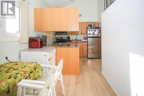 2 331 Pendygrasse Road, Saskatoon, SK - Indoor Photo Showing Kitchen