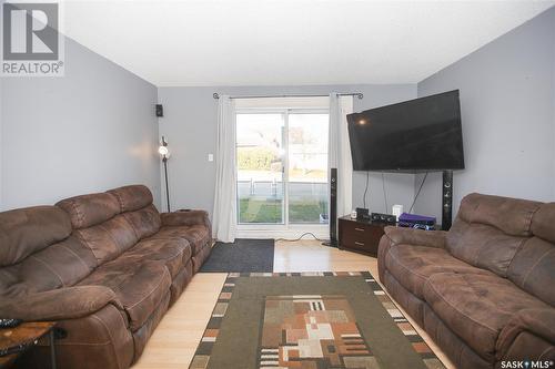 2 331 Pendygrasse Road, Saskatoon, SK - Indoor Photo Showing Living Room