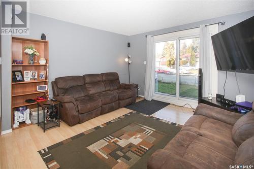 2 331 Pendygrasse Road, Saskatoon, SK - Indoor Photo Showing Living Room