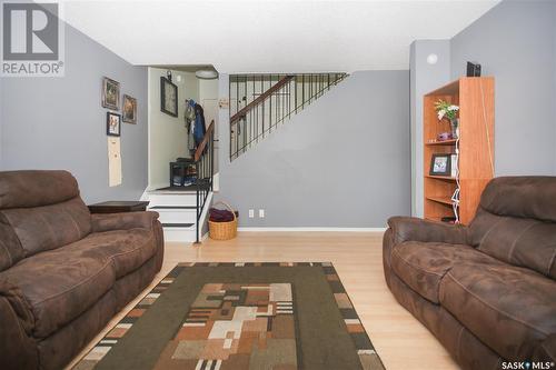 2 331 Pendygrasse Road, Saskatoon, SK - Indoor Photo Showing Living Room