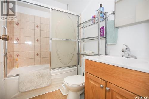 2 331 Pendygrasse Road, Saskatoon, SK - Indoor Photo Showing Bathroom