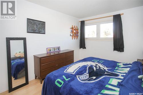 2 331 Pendygrasse Road, Saskatoon, SK - Indoor Photo Showing Bedroom