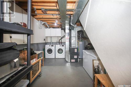 2 331 Pendygrasse Road, Saskatoon, SK - Indoor Photo Showing Laundry Room