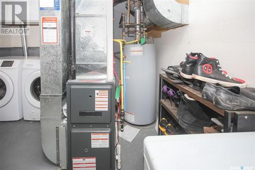 2 331 Pendygrasse Road, Saskatoon, SK - Indoor Photo Showing Laundry Room