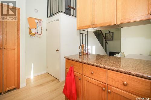 2 331 Pendygrasse Road, Saskatoon, SK - Indoor Photo Showing Kitchen