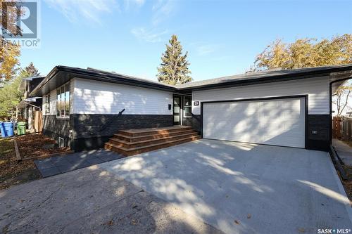 78 Deergrove Crescent, Regina, SK - Outdoor