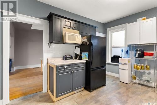 2108 Rae Street, Regina, SK - Indoor Photo Showing Kitchen