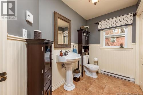 762 Dover Road, Dieppe, NB - Indoor Photo Showing Bathroom