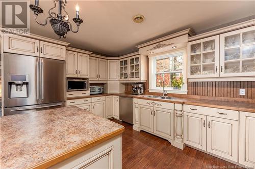 762 Dover Road, Dieppe, NB - Indoor Photo Showing Kitchen With Double Sink