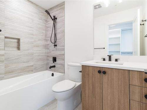 305-201 Dogwood Dr, Ladysmith, BC - Indoor Photo Showing Bathroom