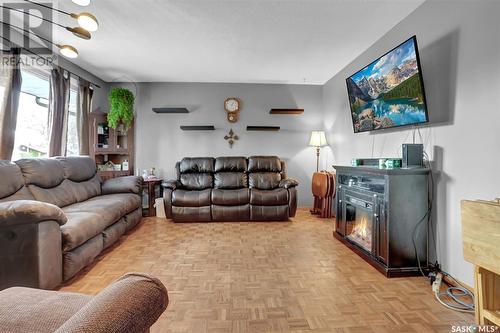 70 Fairview Road, Regina, SK - Indoor Photo Showing Living Room