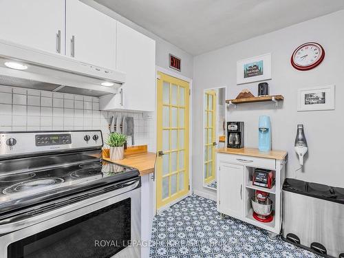 391 Kingston Rd, Toronto, ON - Indoor Photo Showing Kitchen