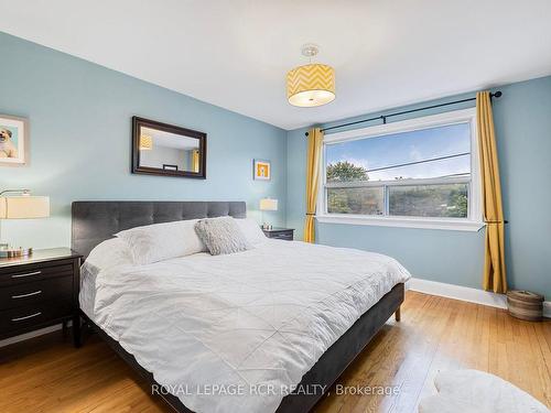 391 Kingston Rd, Toronto, ON - Indoor Photo Showing Bedroom