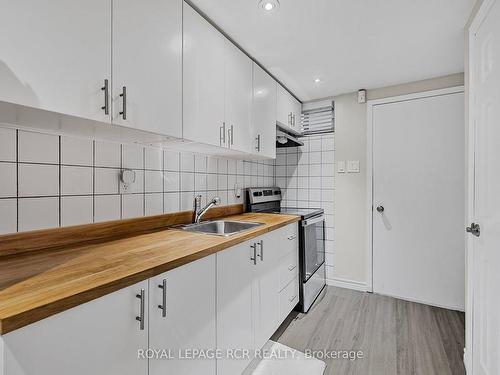 391 Kingston Rd, Toronto, ON - Indoor Photo Showing Kitchen