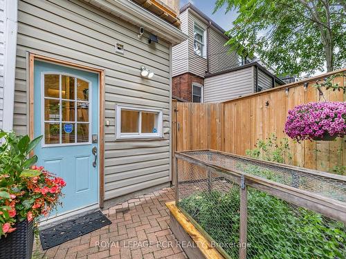 391 Kingston Rd, Toronto, ON - Outdoor