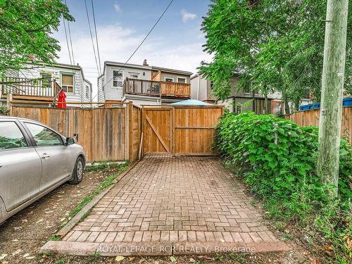 391 Kingston Rd, Toronto, ON - Outdoor