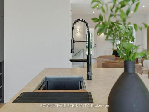 35 Second St, Orangeville, ON - Indoor Photo Showing Kitchen