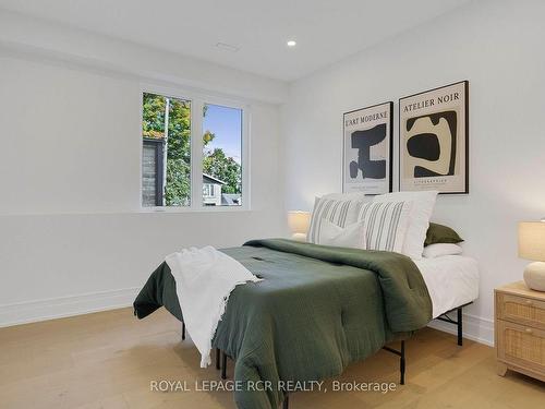 35 Second St, Orangeville, ON - Indoor Photo Showing Bedroom