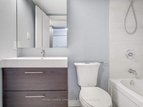 342-4975 Southampton Dr, Mississauga, ON - Indoor Photo Showing Bathroom