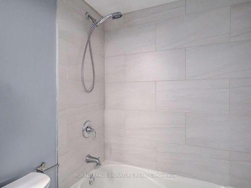 342-4975 Southampton Dr, Mississauga, ON - Indoor Photo Showing Bathroom